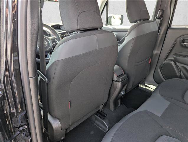 Used 2023 Jeep Renegade Trailhawk AWD/4WD image 24