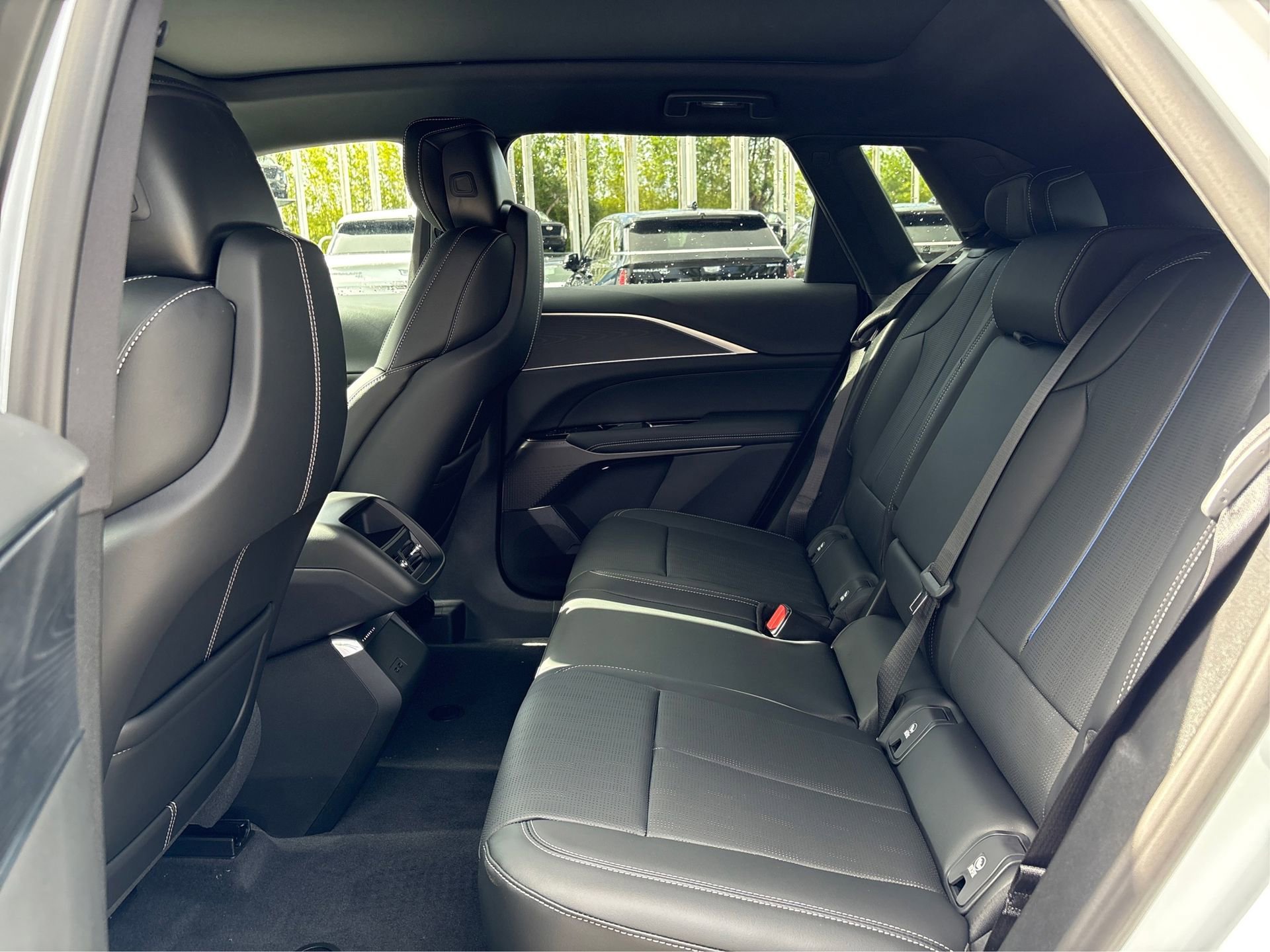 New 2026 Cadillac Lyriq Sport w/ LPO, ONYX Package RWD image 10