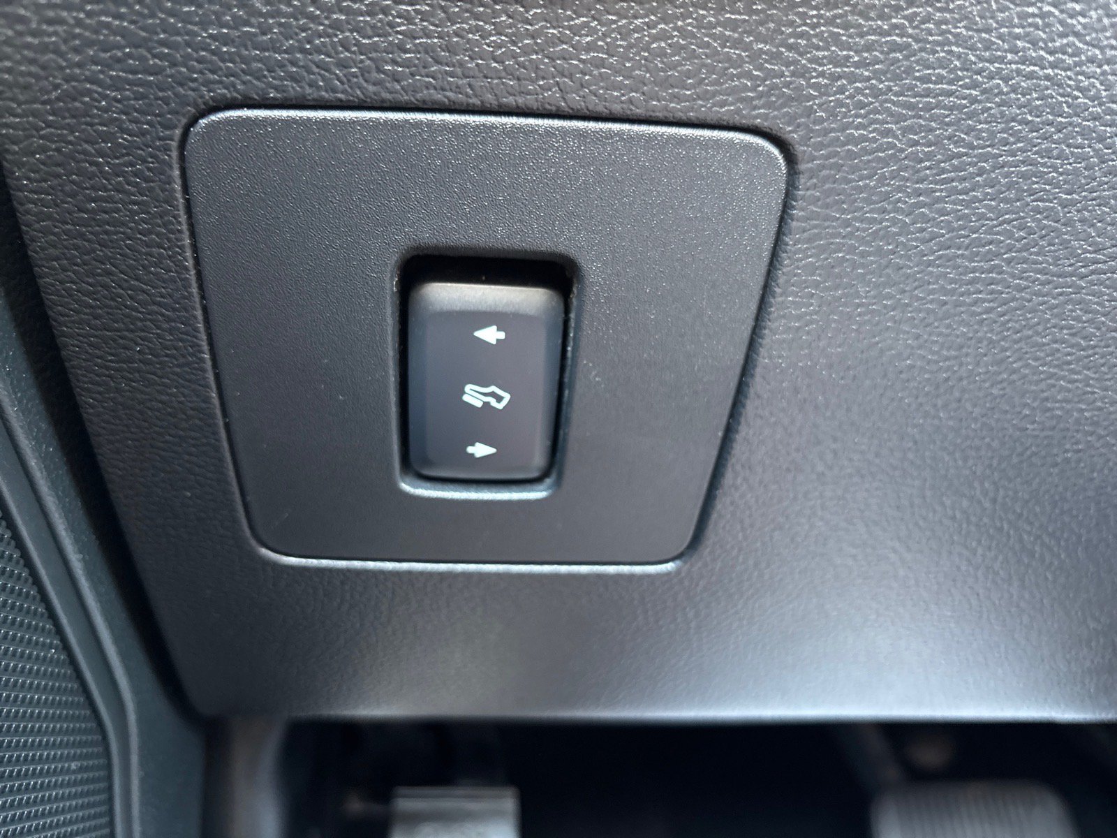 Used 2016 Ford F150 XLT w/ Equipment Group 302A Luxury AWD/4WD image 28