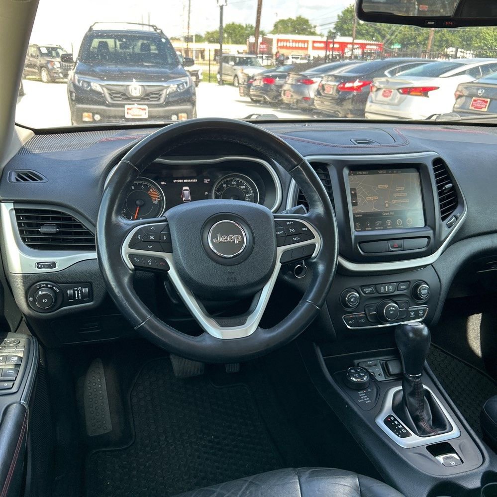 Used 2016 Jeep Cherokee Trailhawk w/ Leather Interior Group AWD/4WD image 10