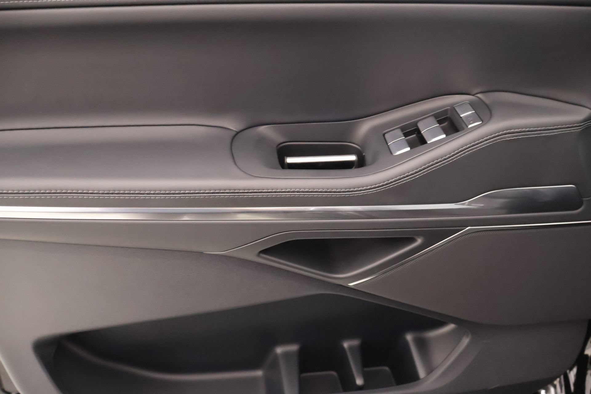 New 2026 Lincoln Navigator Premiere AWD/4WD image 16