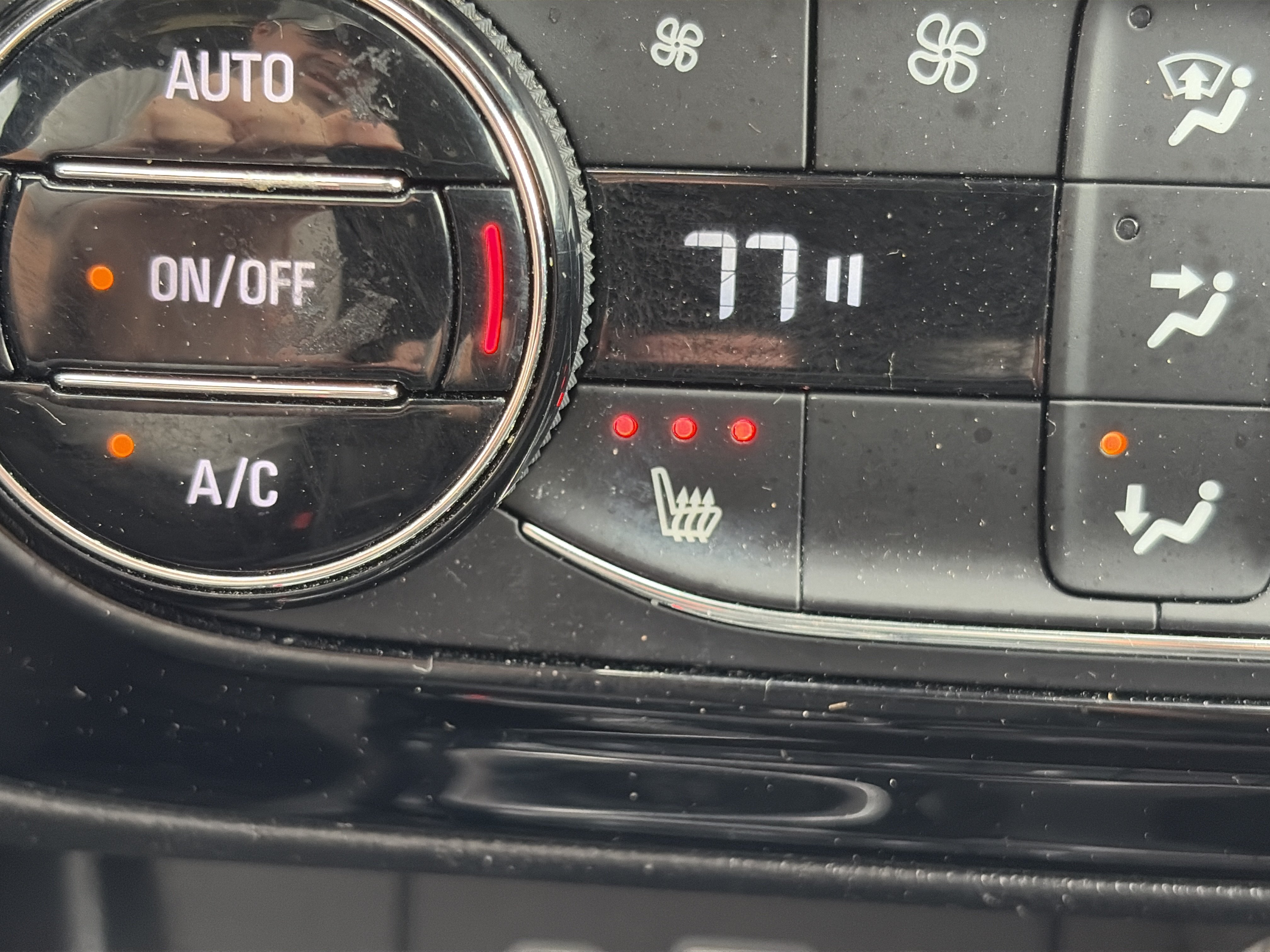 Used 2021 Buick Encore GX Select AWD/4WD image 33