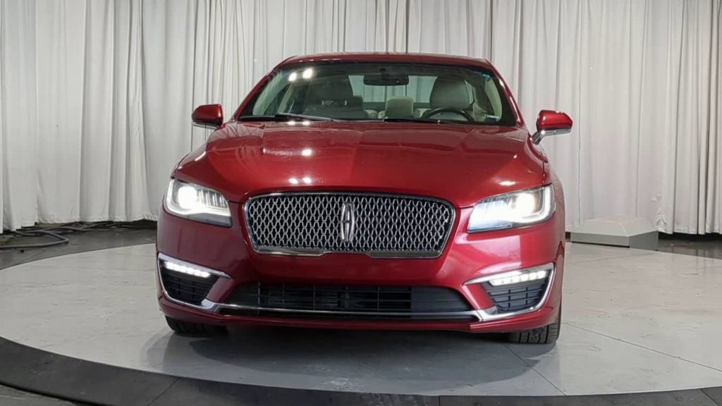 Used 2017 Lincoln MKZ Premiere FWD image 3