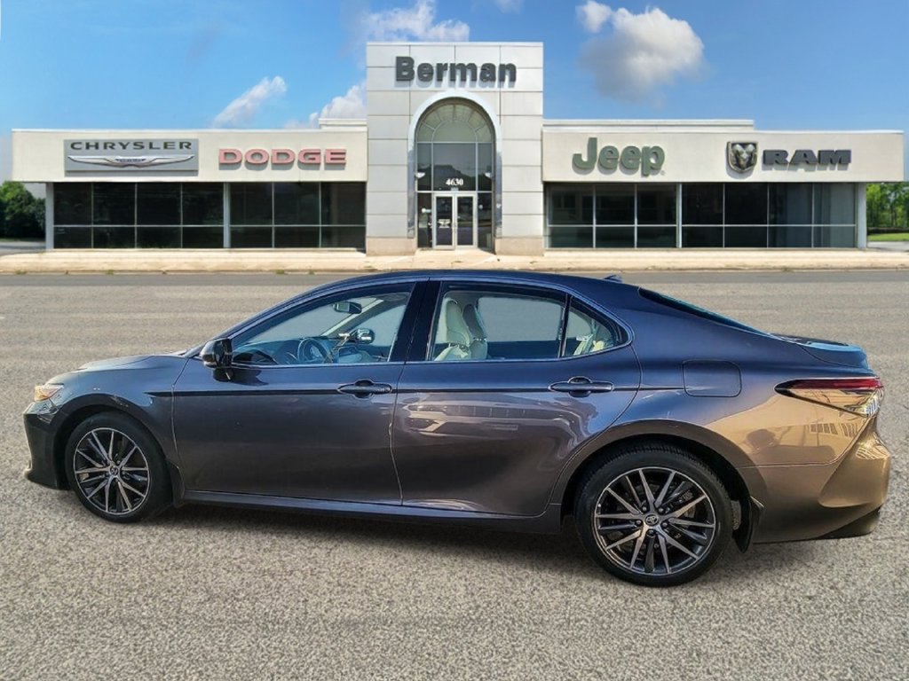 Used 2023 Toyota Camry XLE AWD/4WD image 8