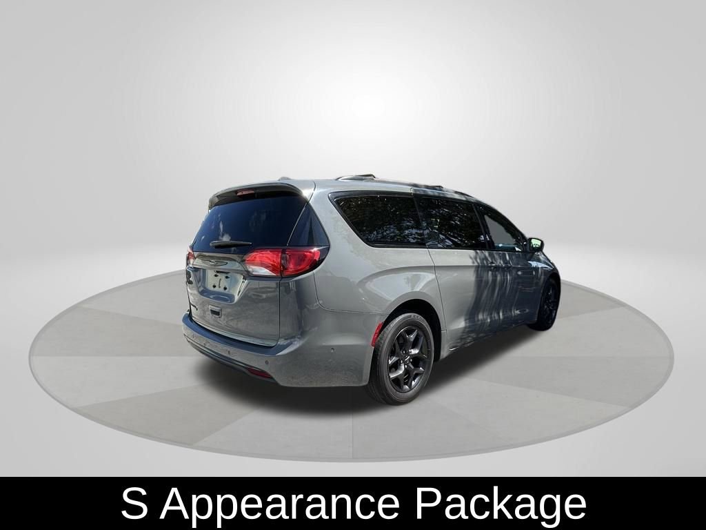 Used 2020 Chrysler Pacifica Touring-L Plus image 7