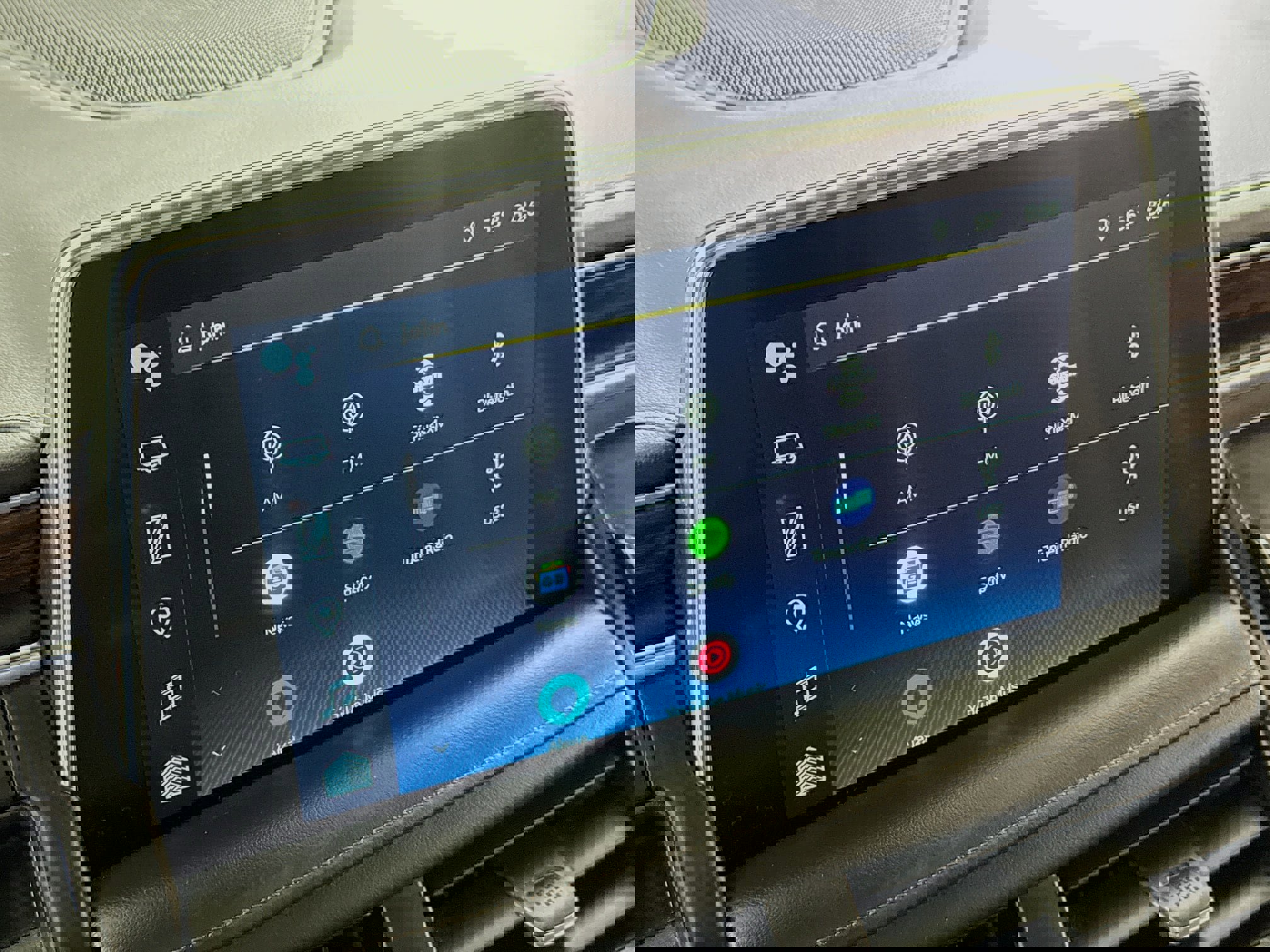 Used 2023 Chevrolet Suburban High Country image 19