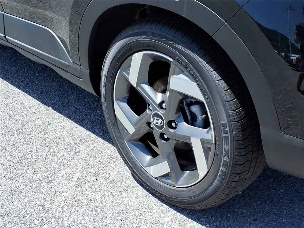 New 2026 Hyundai Venue SEL FWD image 7