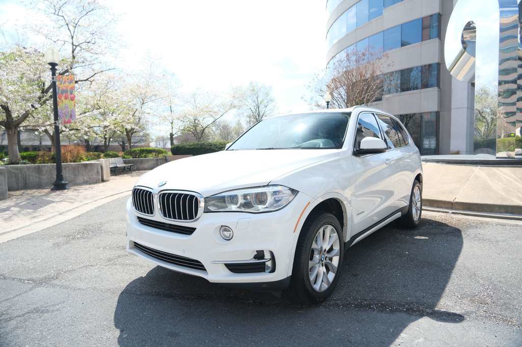 Used 2014 BMW X5 xDrive35i w/ Premium Package AWD/4WD image 4