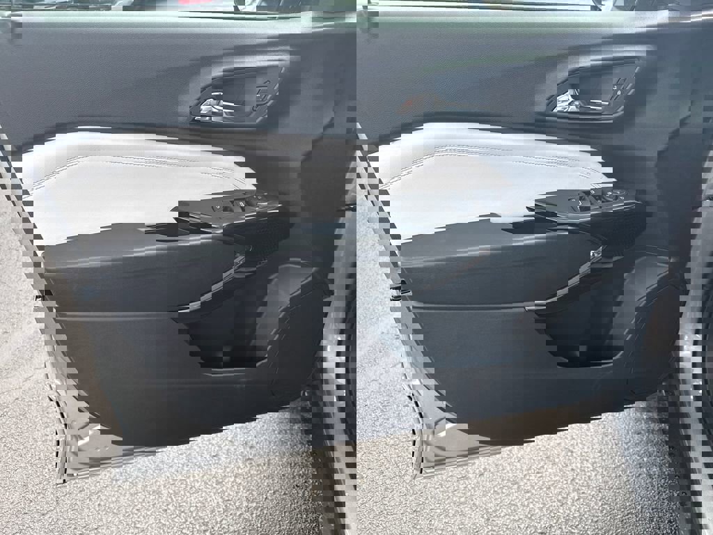 New 2026 Chevrolet Trax LT w/ Driver Confidence Package image 10