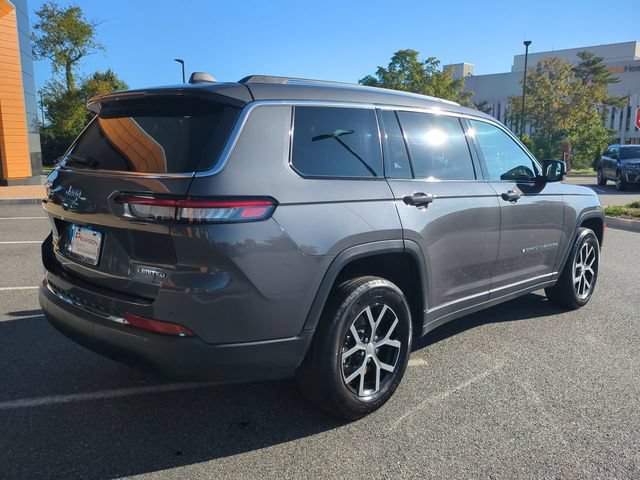 Used 2023 Jeep Grand Cherokee L Limited AWD/4WD image 4