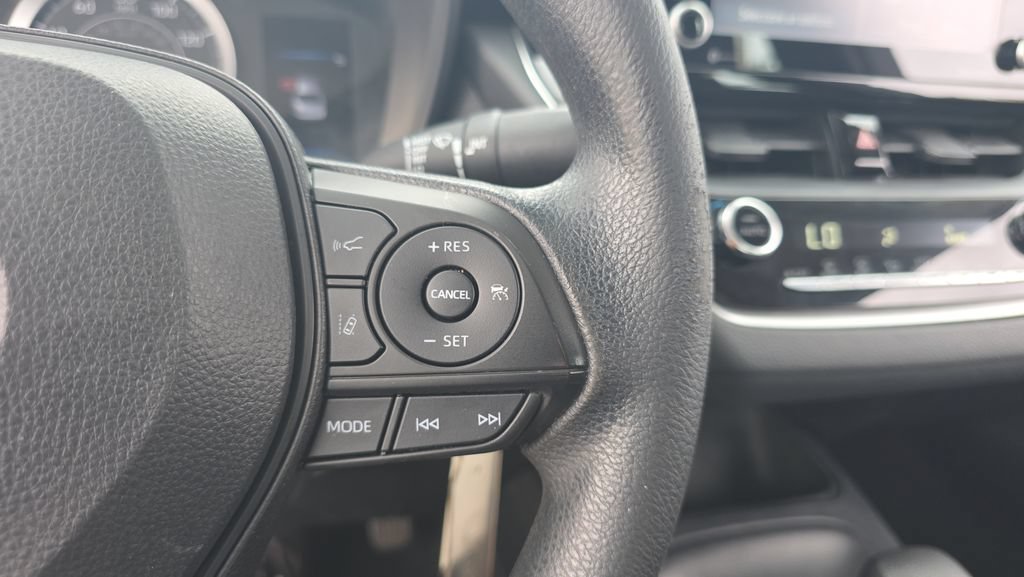 Used 2022 Toyota Corolla LE FWD image 20