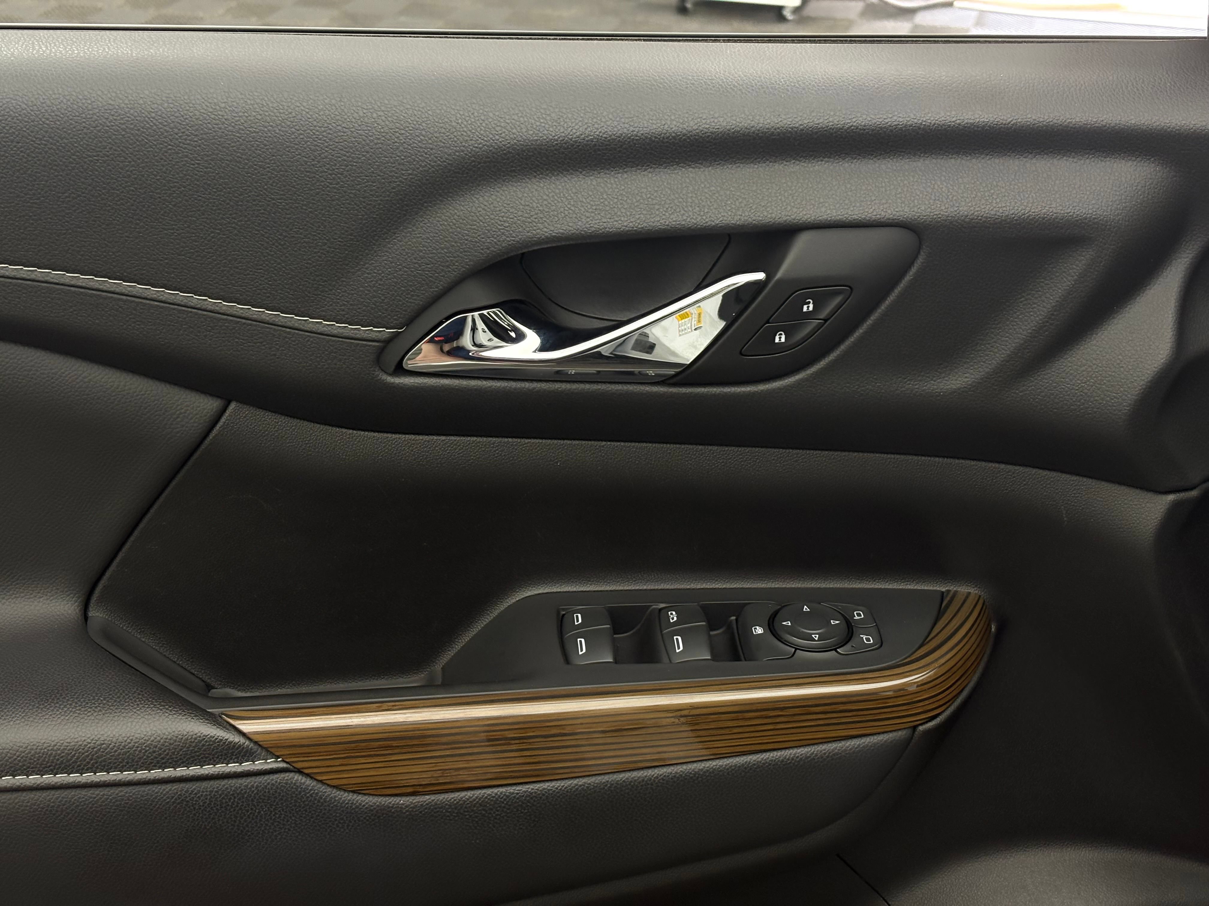 Used 2023 GMC Acadia SLE FWD image 13