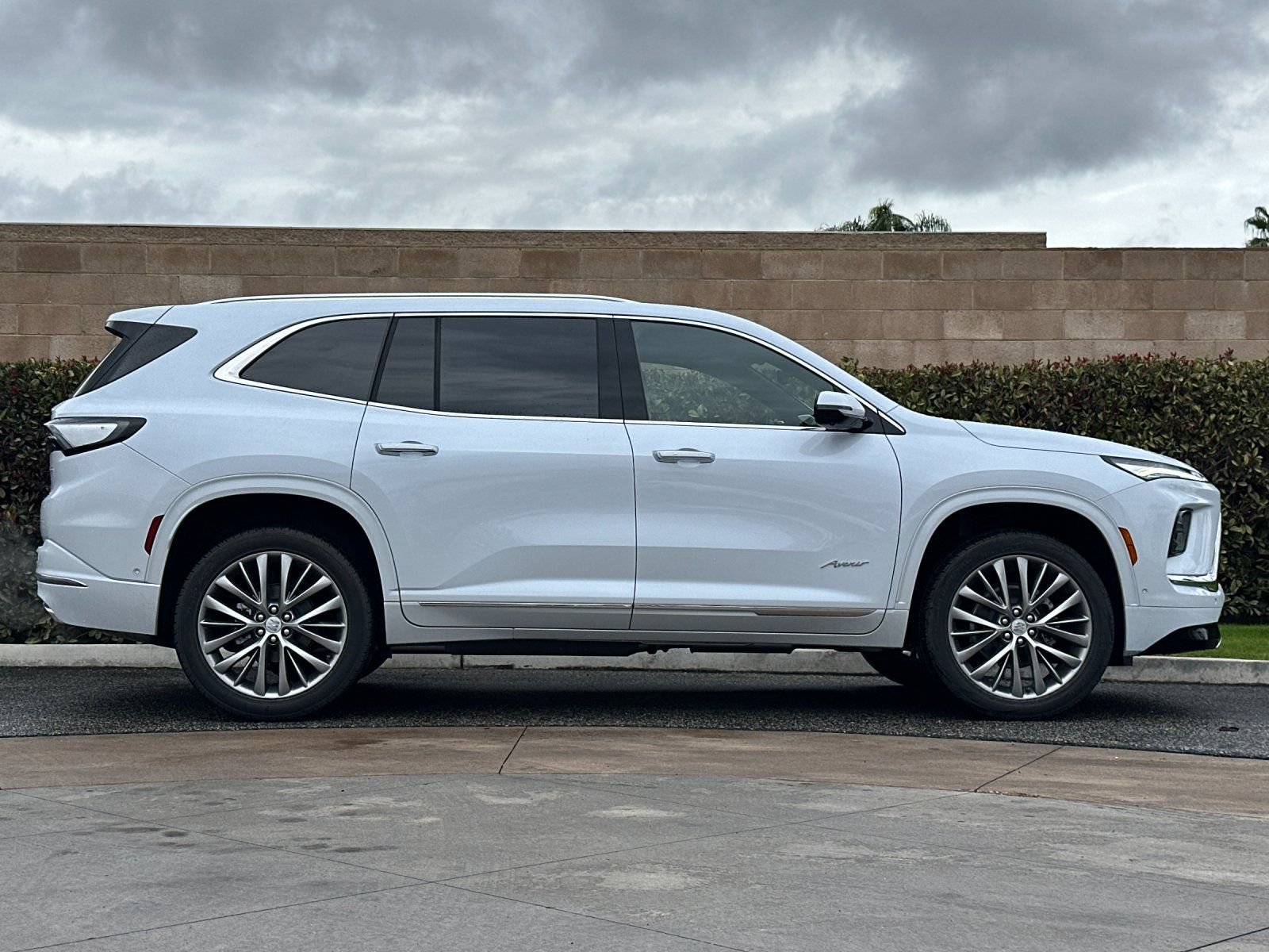 New 2026 Buick Enclave Avenir w/ Super Cruise Package FWD video 3