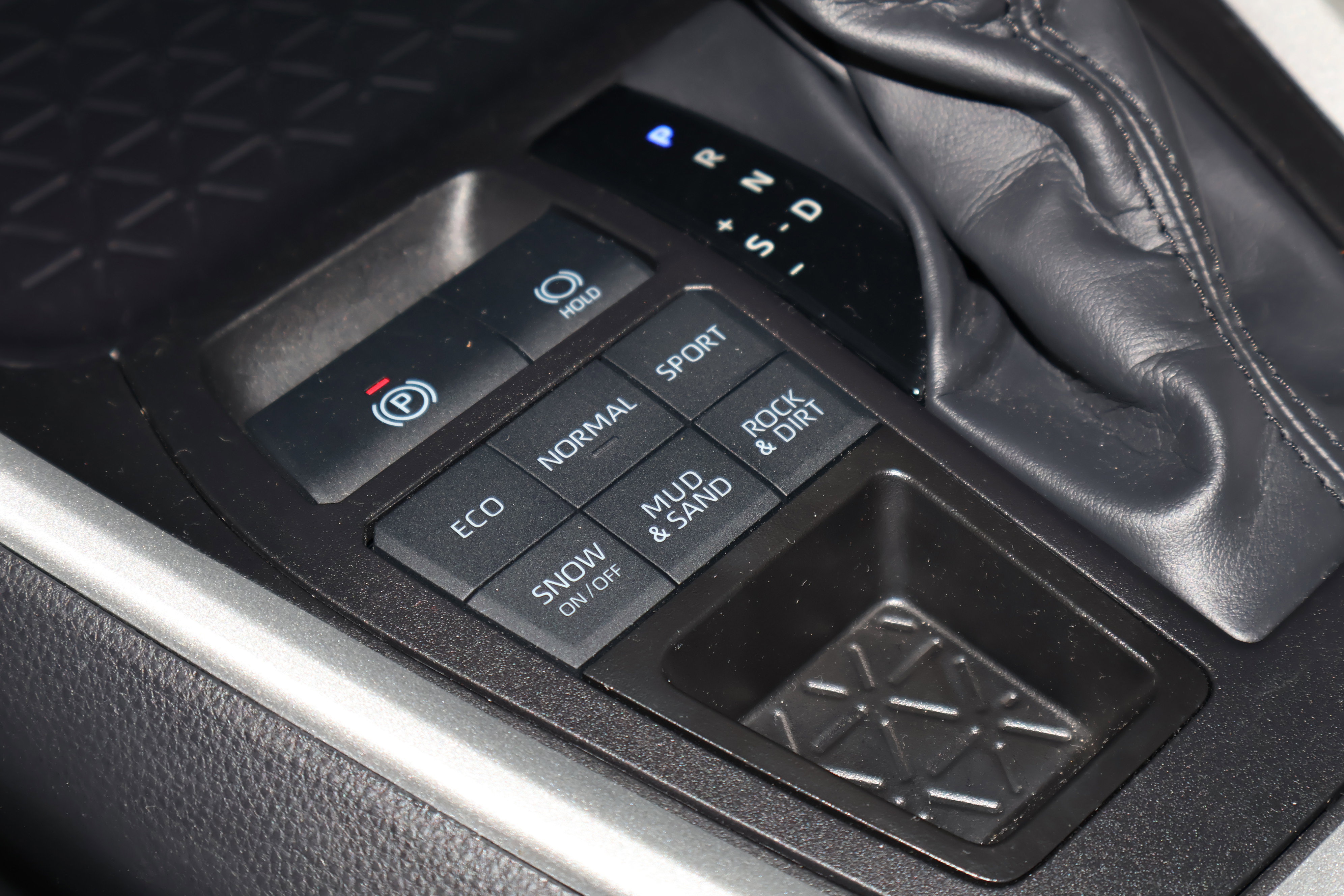 Used 2025 Toyota RAV4 XLE w/ Convenience Package image 33