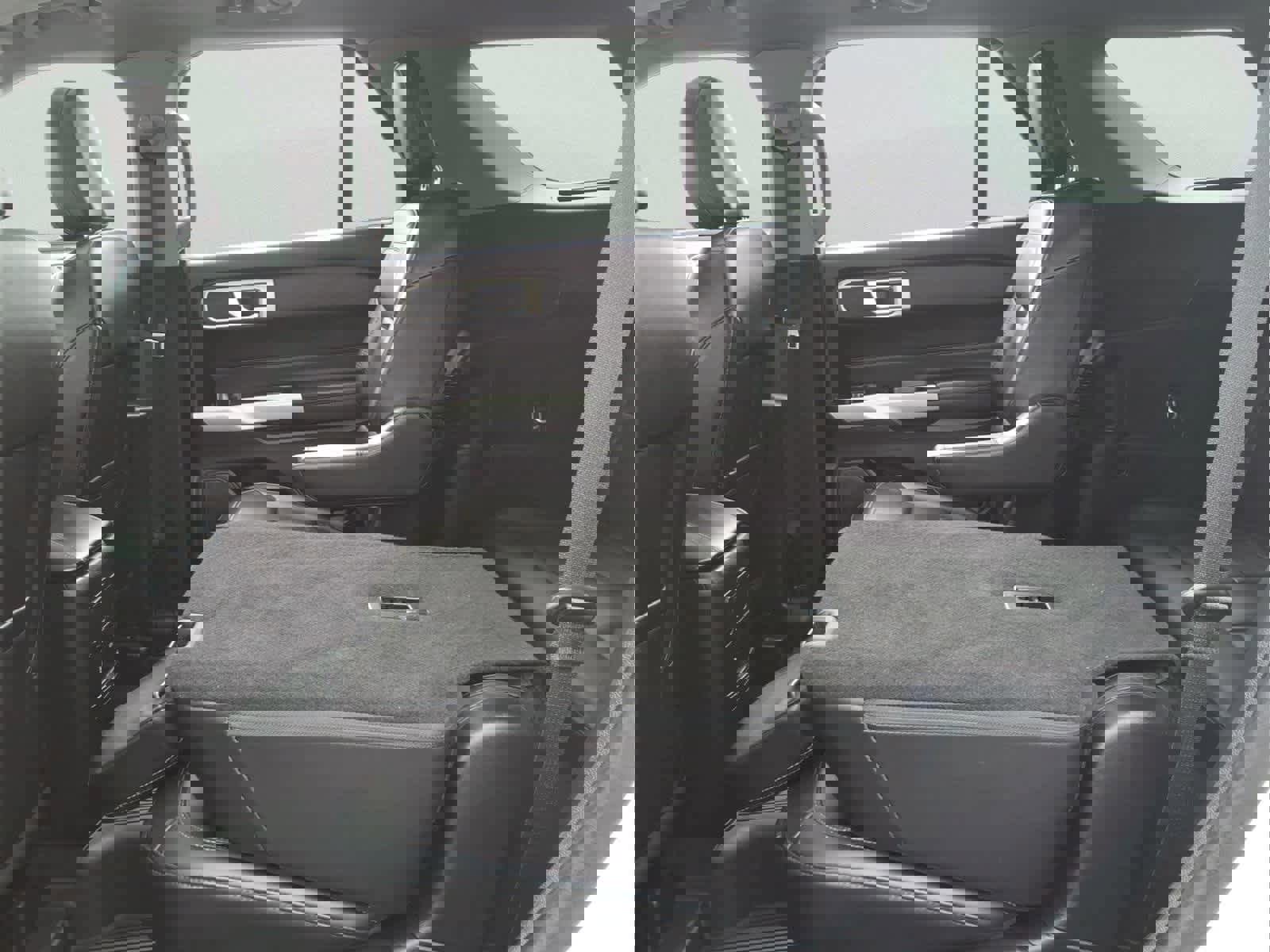 Used 2024 Ford Explorer XLT w/ Equipment Group 202A image 28