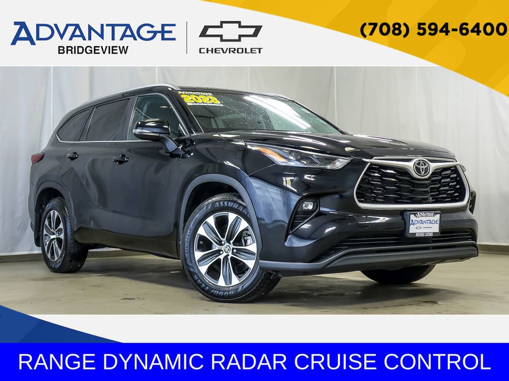 Used 2023 Toyota Highlander XLE AWD/4WD video 1