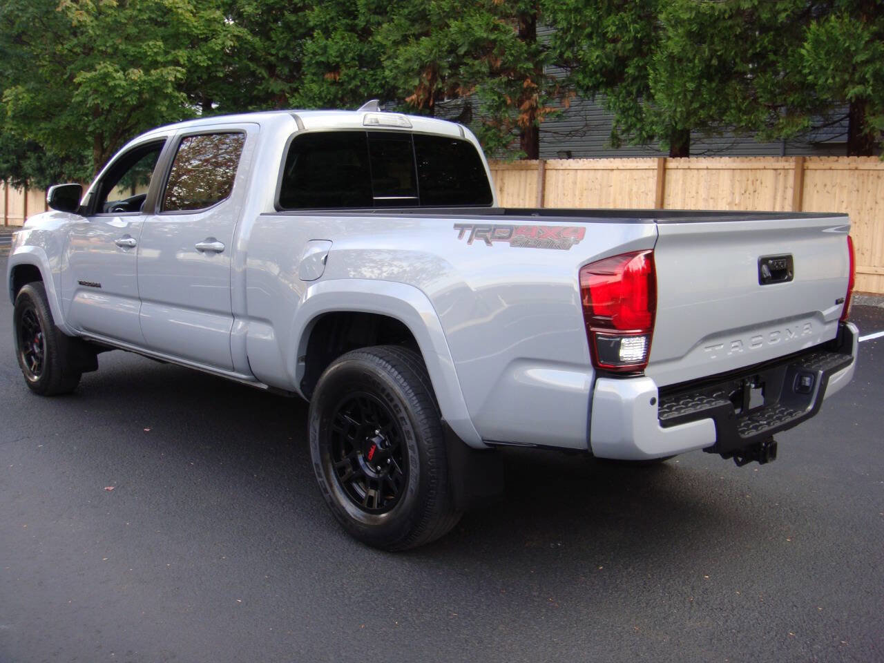 Used 2019 Toyota Tacoma TRD Sport image 12