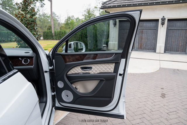 Used 2022 Bentley Bentayga Speed image 90