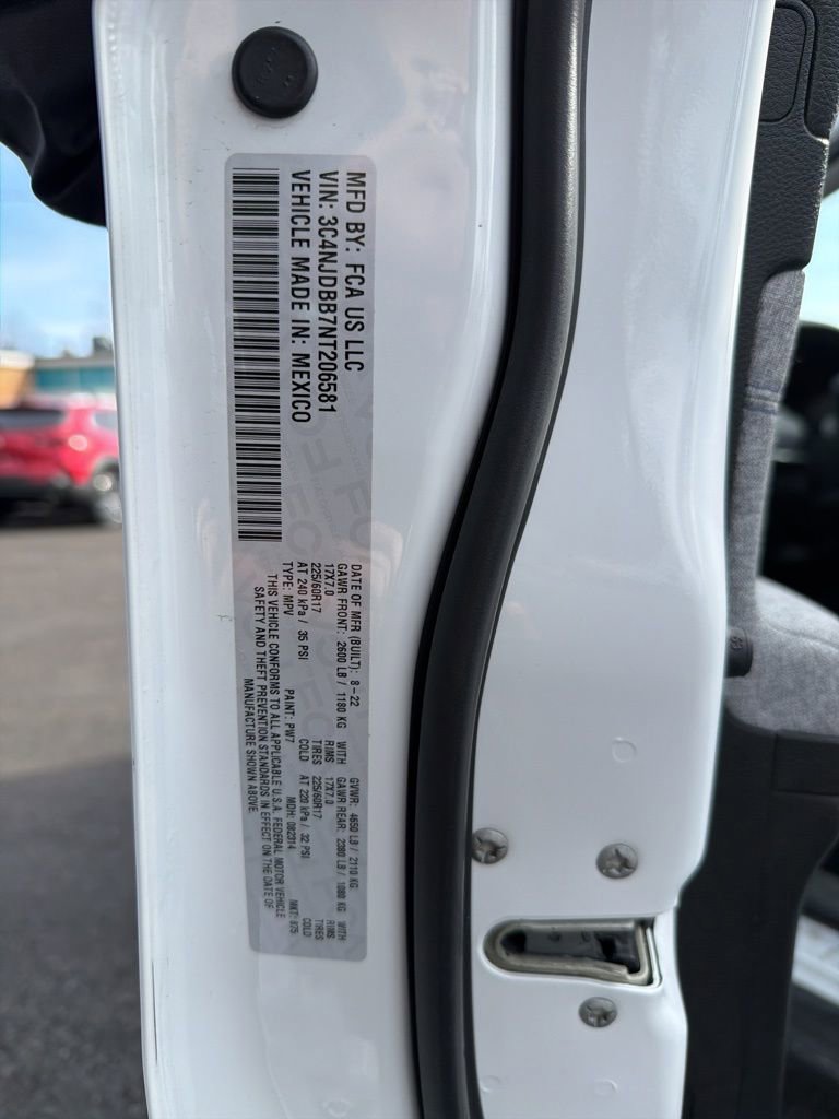 Used 2022 Jeep Compass Latitude image 10