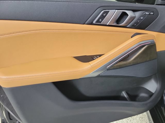 Used 2022 BMW X6 xDrive40i w/ M Sport Package AWD/4WD image 18