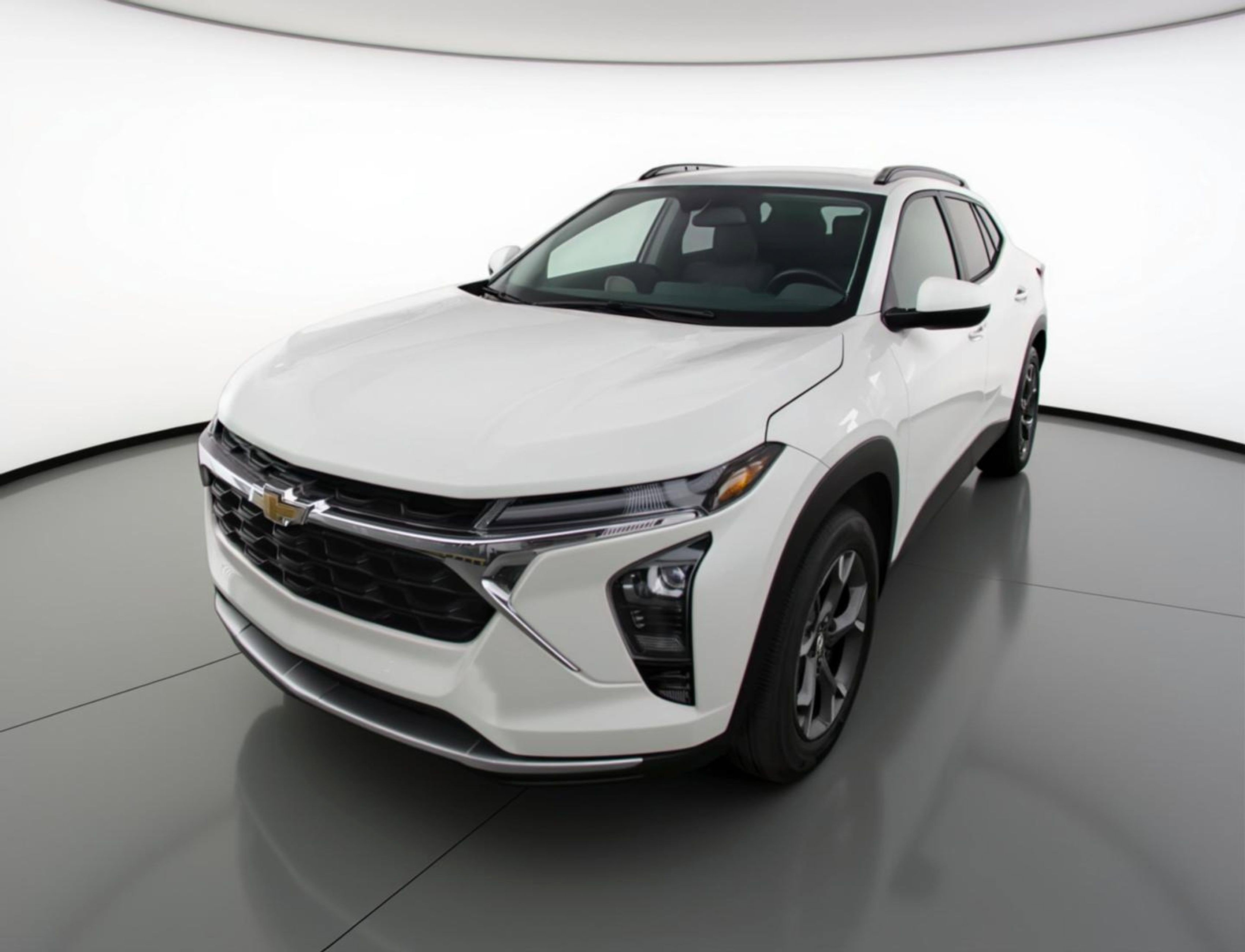 Used 2025 Chevrolet Trax LT image 3