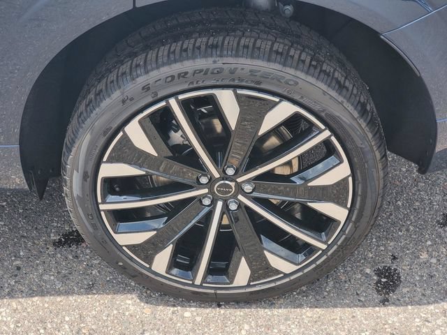 New 2026 Volvo XC60 B5 Ultra w/ Protection Package Premier AWD/4WD image 7