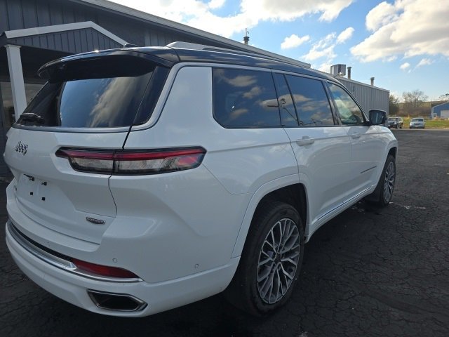 Used 2023 Jeep Grand Cherokee L Summit image 7