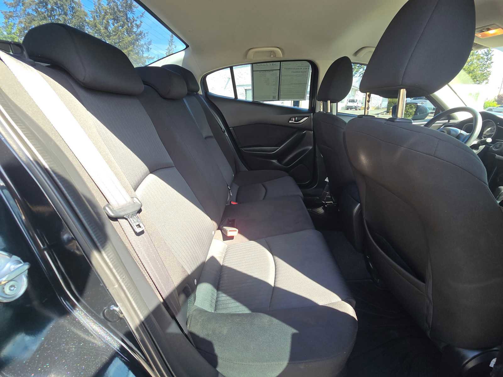 Used 2014 MAZDA MAZDA3 i SV FWD image 12
