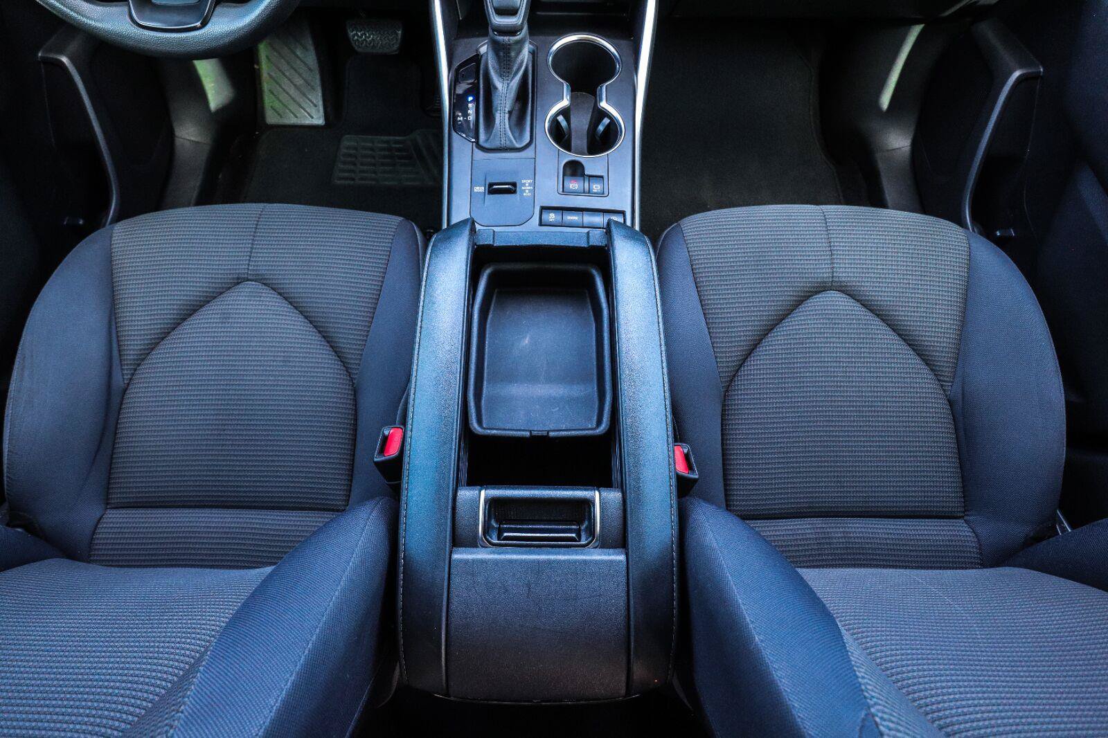 Used 2022 Toyota Highlander L FWD image 27