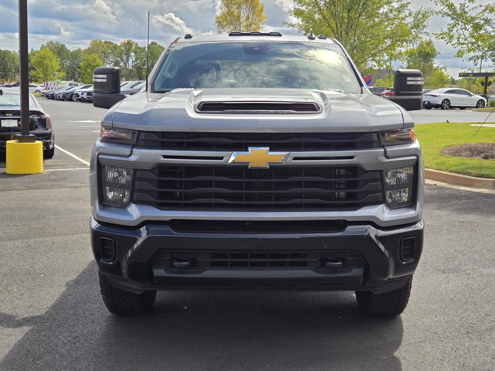 Used 2024 Chevrolet Silverado 2500 Custom w/ Custom Value Package AWD/4WD image 3