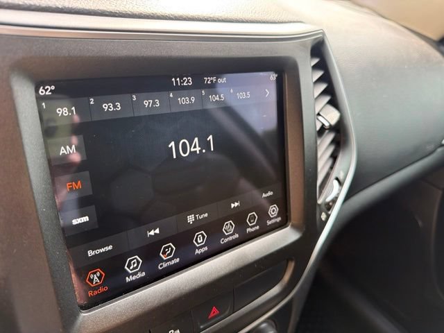 Used 2019 Jeep Cherokee Trailhawk w/ Cold Weather Group AWD/4WD image 27