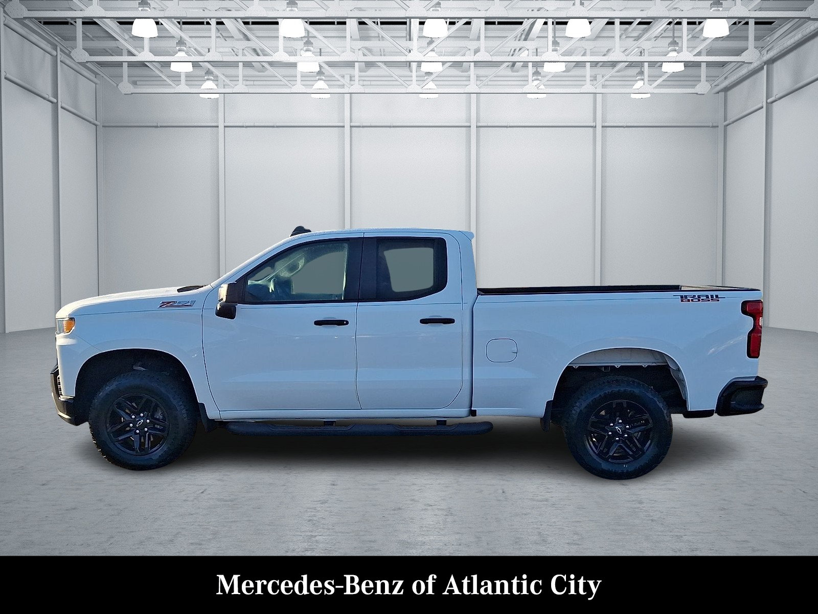 Used 2019 Chevrolet Silverado 1500 Custom Trail Boss w/ Custom Convenience Package AWD/4WD image 4
