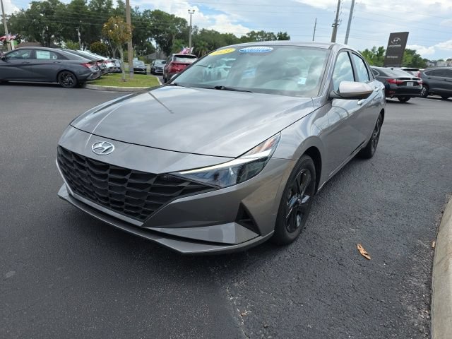 Used 2023 Hyundai Elantra SEL FWD image 2