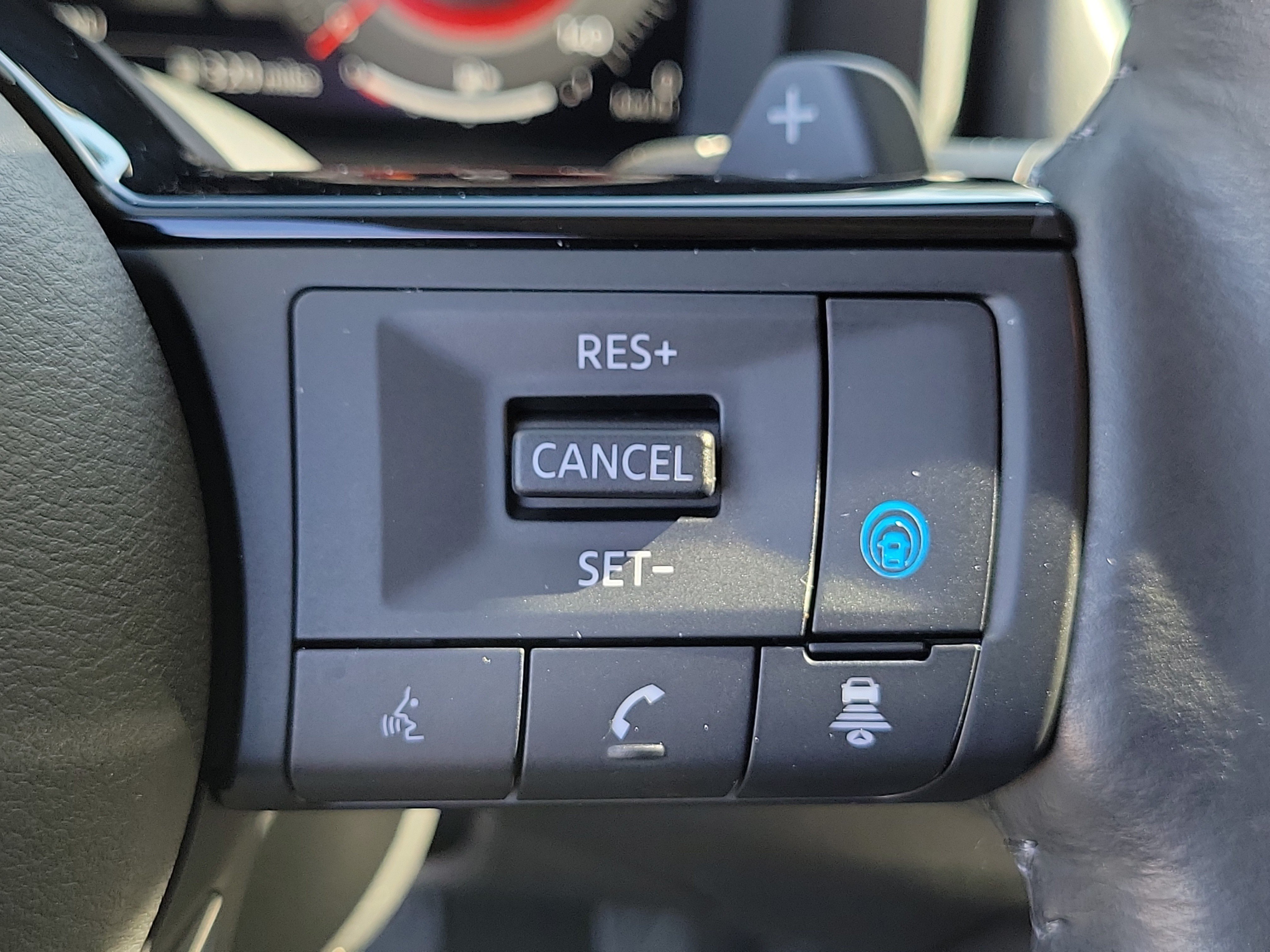 Used 2024 Nissan Rogue SL w/ SL Premium Package FWD image 30