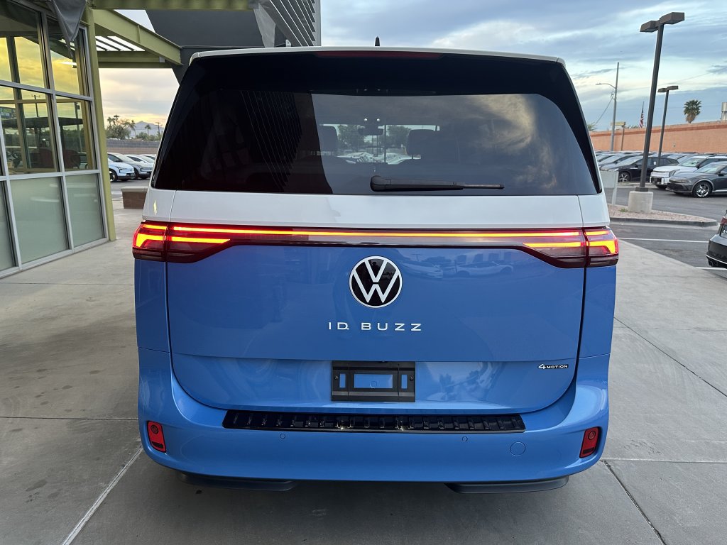 Used 2025 Volkswagen ID. Buzz 1st Edition AWD/4WD image 13
