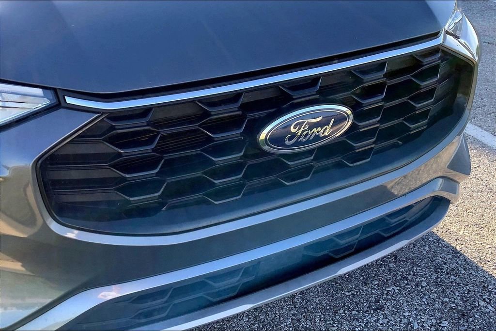 Used 2023 Ford Escape ST-Line w/ Tech Pack #1 FWD image 28