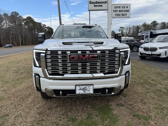 Used 2024 GMC Sierra 3500 Denali w/ Denali Reserve Package image 2