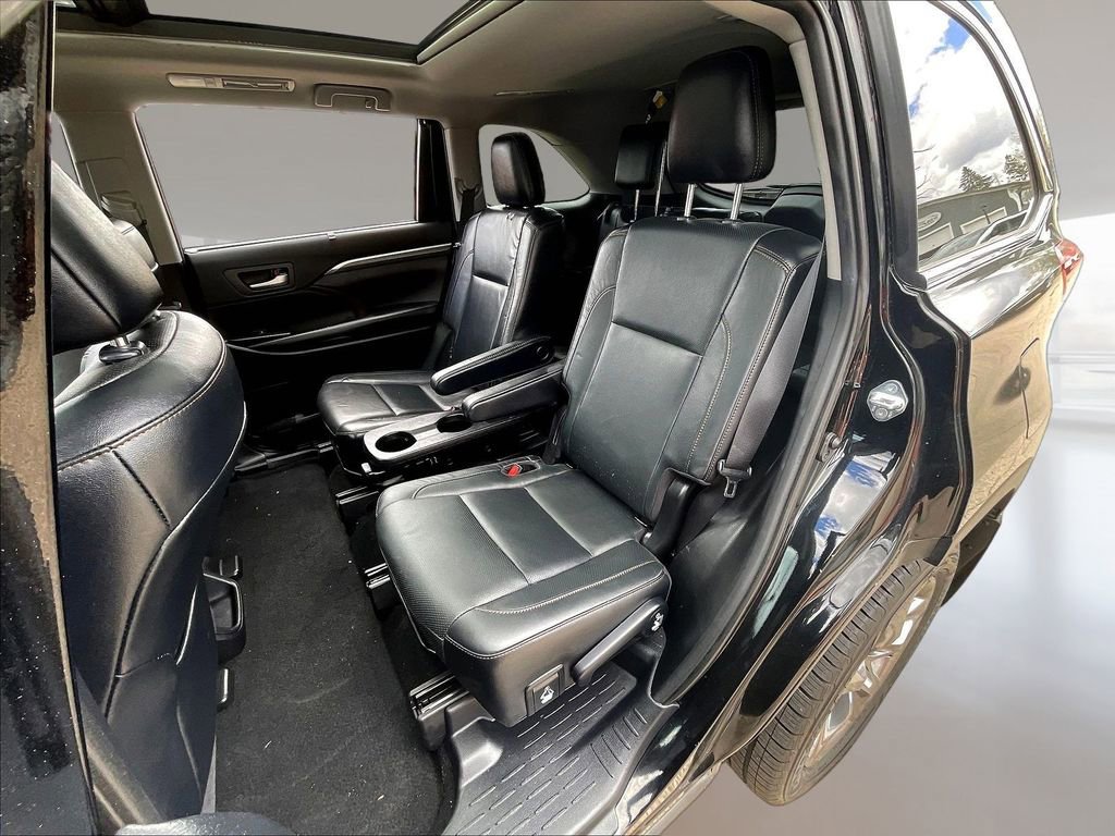 Used 2019 Toyota Highlander Limited Platinum AWD/4WD image 22