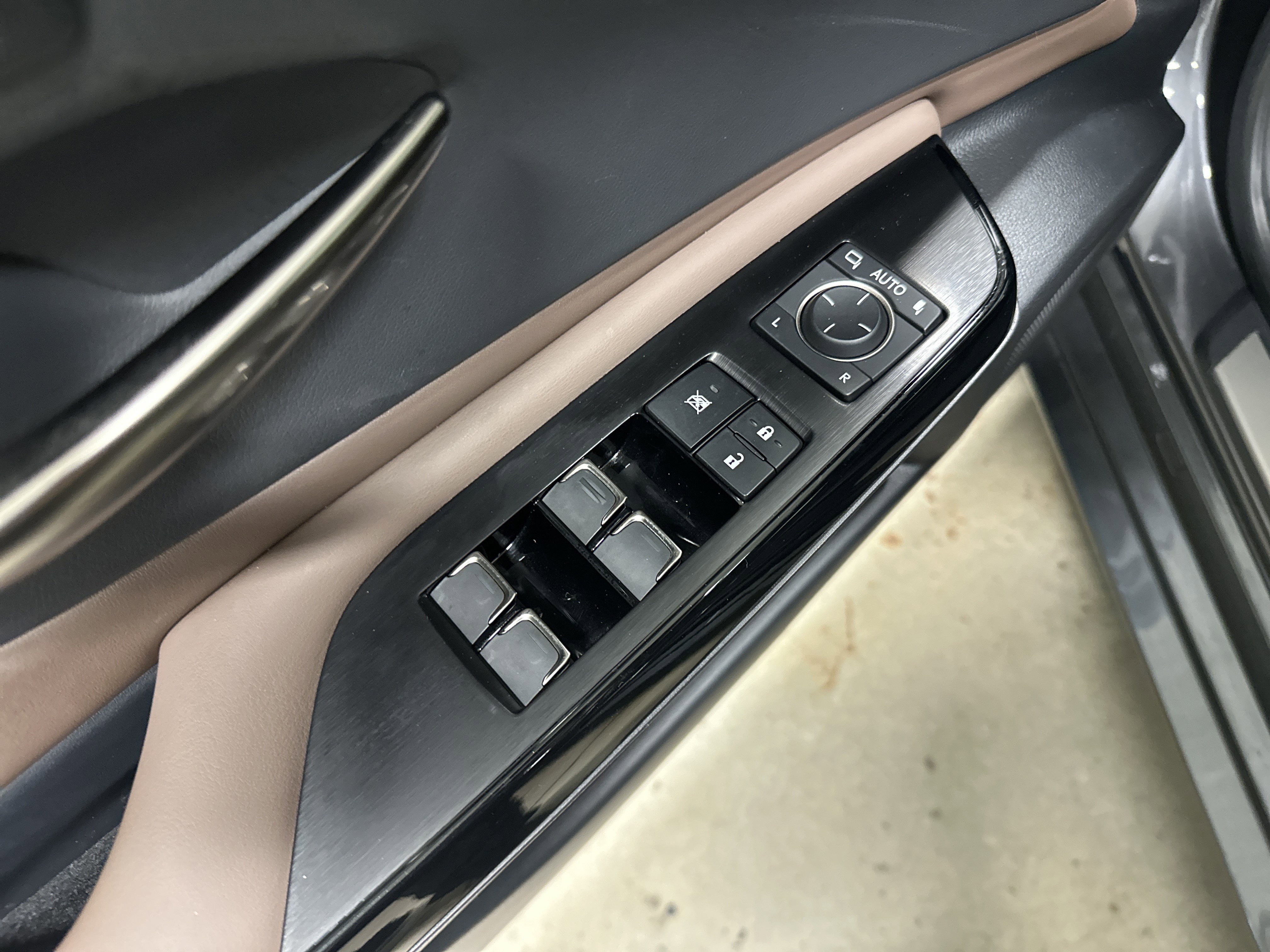 Certified 2023 Lexus ES 350 w/ Premium Package FWD image 15