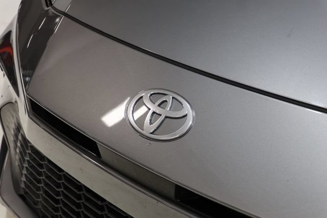 Used 2025 Toyota Camry SE FWD image 11