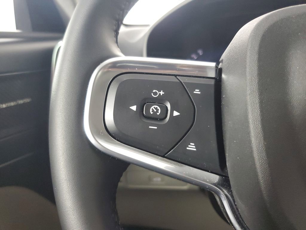Certified 2026 Volvo XC40 B5 Ultra w/ Climate Package image 27