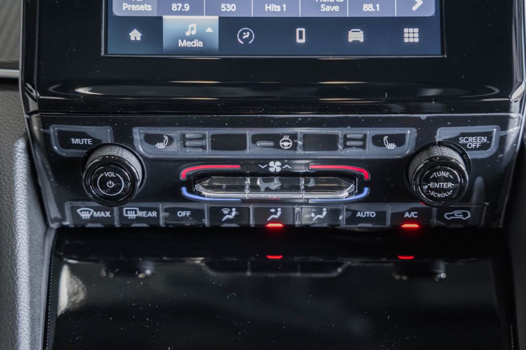 New 2025 Jeep Grand Cherokee 4WD image 22