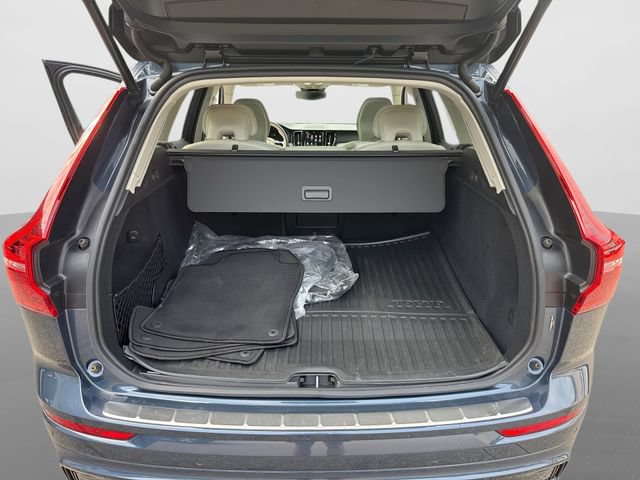 Certified 2025 Volvo XC60 T8 Plus w/ Protection Package Premier AWD/4WD image 24