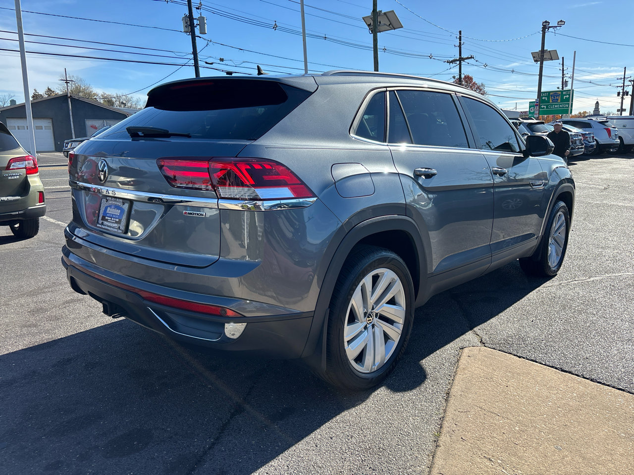 Used 2021 Volkswagen Atlas Cross Sport SE image 10