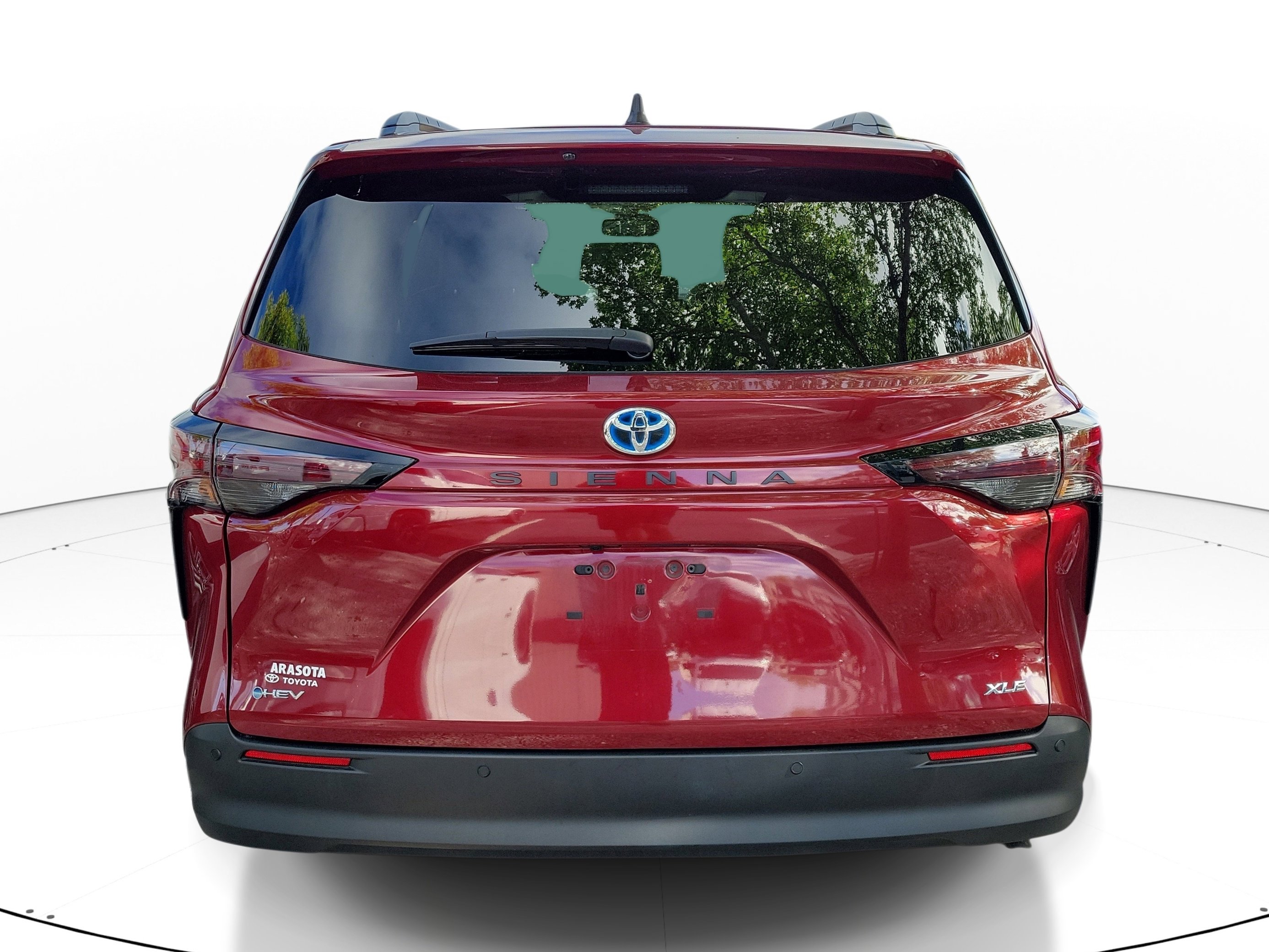 Used 2025 Toyota Sienna XLE image 5