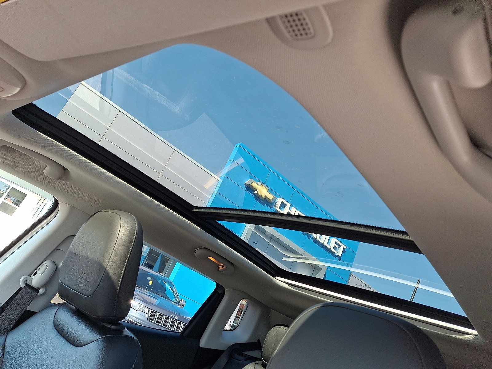 Used 2020 Jeep Compass Latitude w/ Cold Weather Group image 15