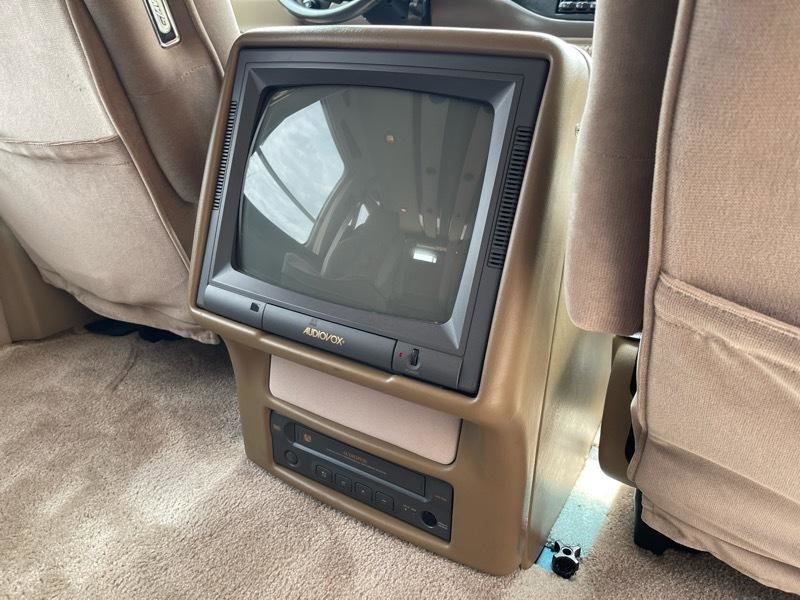 Used 1999 Ford E-150 and Econoline 150 RWD image 39