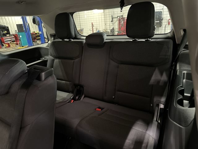Used 2025 Ford Expedition Active AWD/4WD image 29