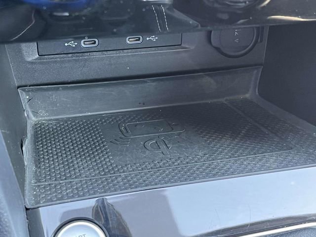 Used 2023 Volkswagen Taos SE w/ Panoramic Sunroof Package image 32