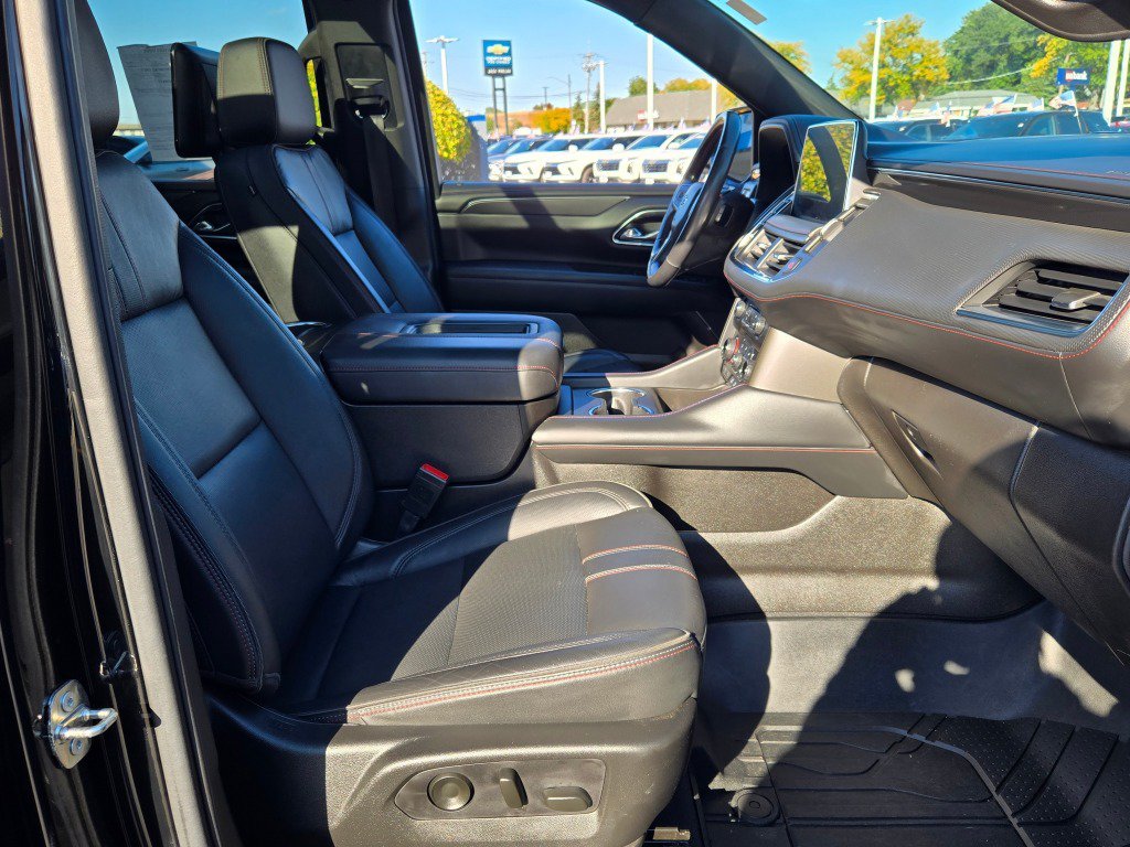 Certified 2021 Chevrolet Suburban RST w/ Luxury Package AWD/4WD image 6